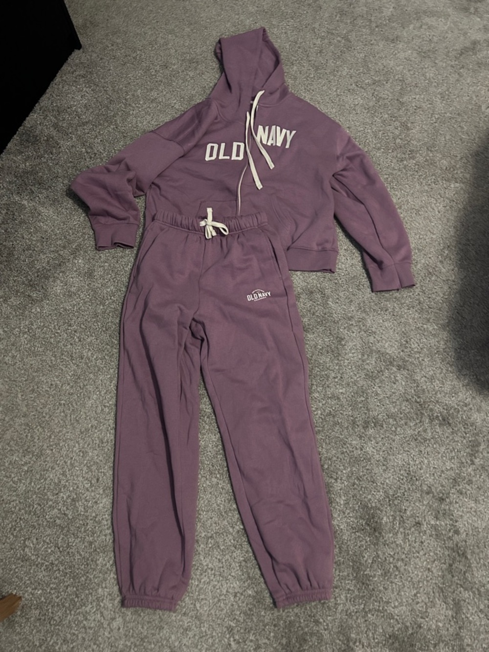 Old Navy women’s ' Purple Hoodie & Jogger Set